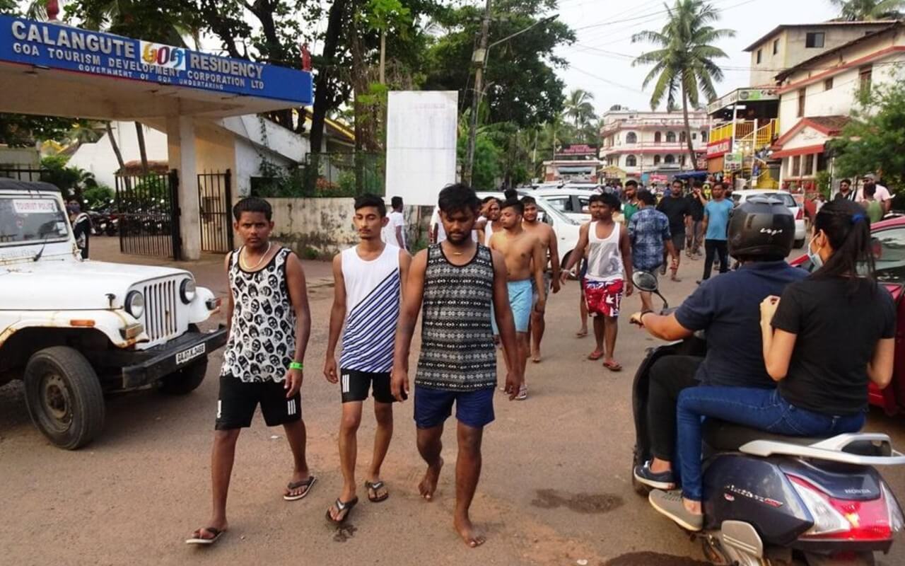 Tourists Roaming Around in Goa Without Wearing Masks